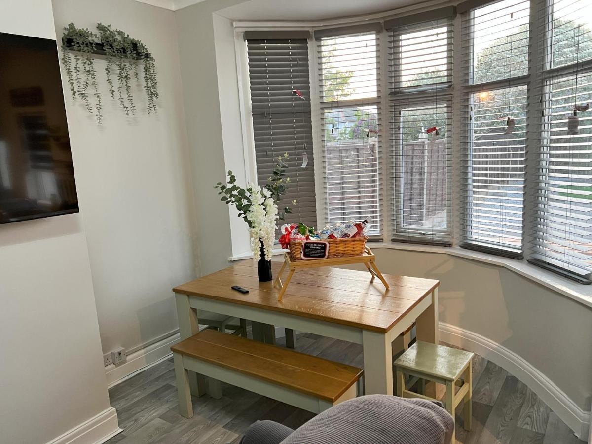 Kim Family Holiday Get-Away 4 Bedrooms 2 Baths 블랙풀 외부 사진